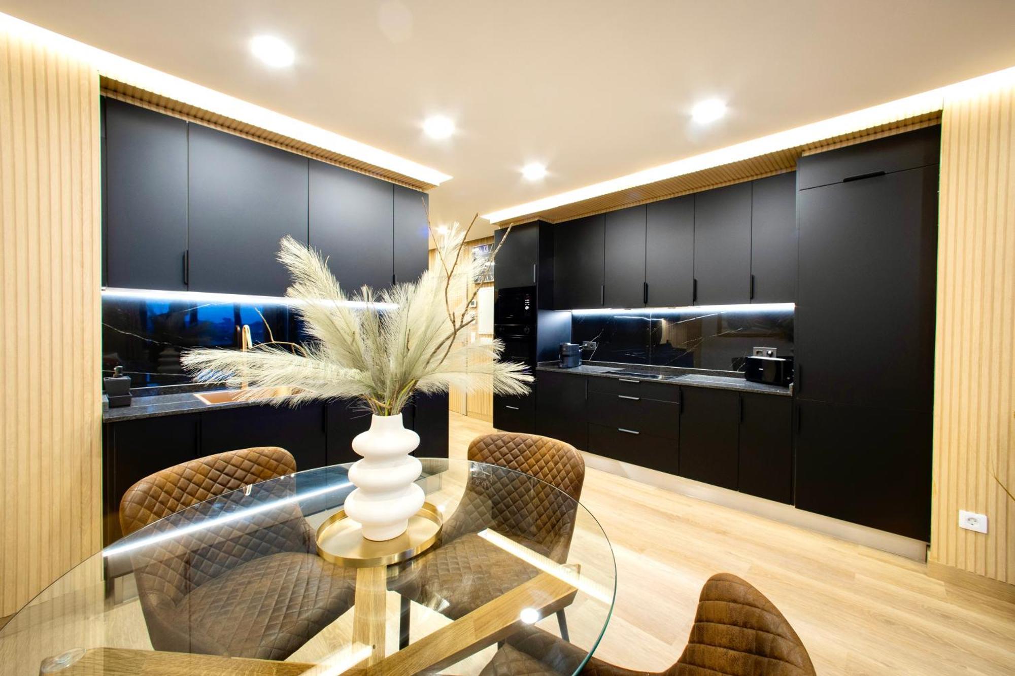 Lucus Skyline & Terrace Apartment Луго Екстериор снимка