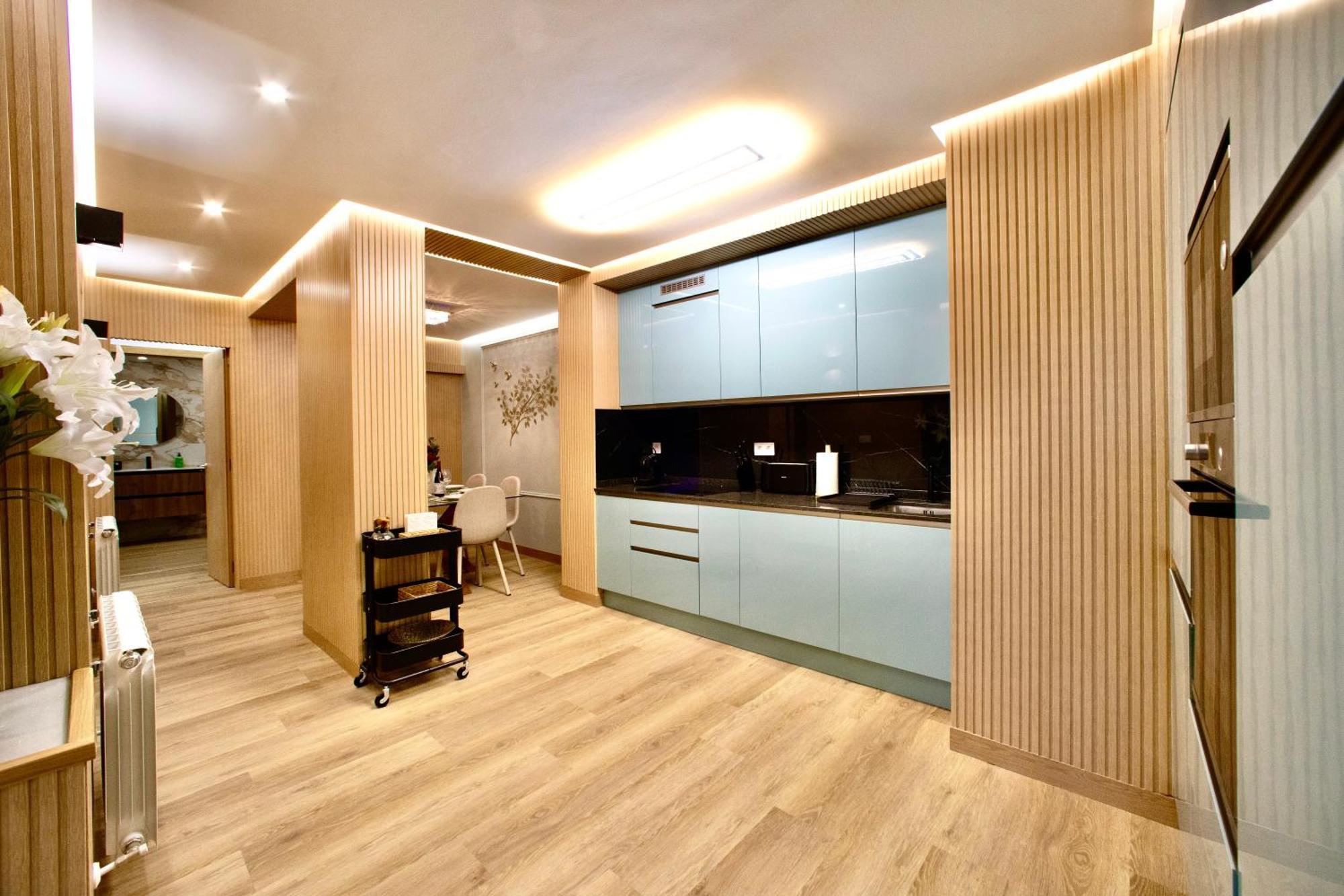 Lucus Skyline & Terrace Apartment Луго Екстериор снимка