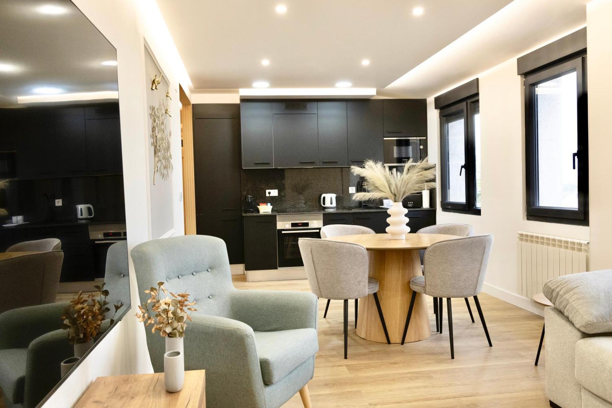 Lucus Skyline & Terrace Apartment Луго Екстериор снимка